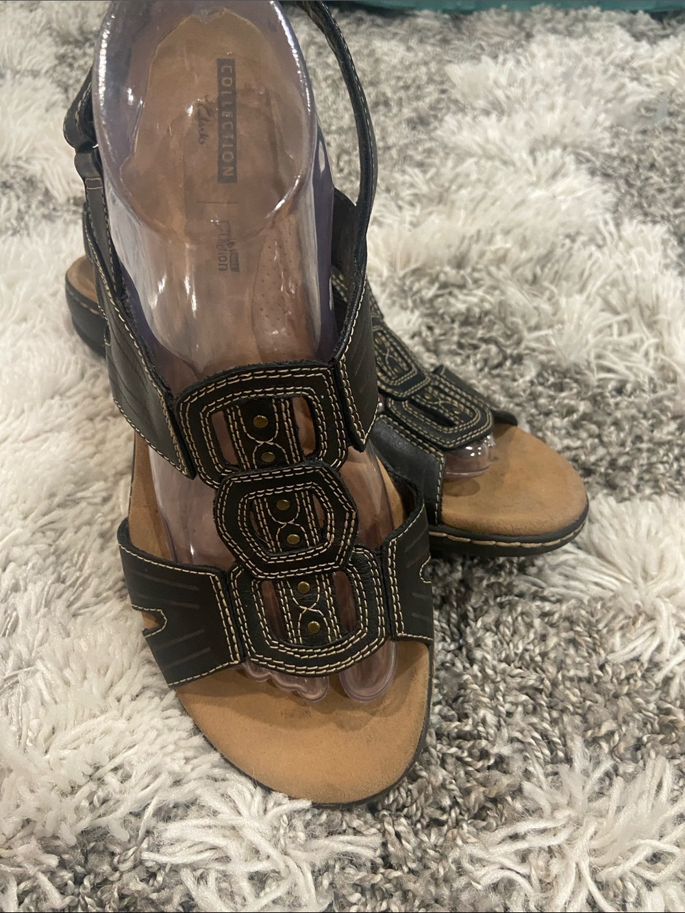 Clarks Black and Tan Strappy Sandals with Decorative Stitching size 10